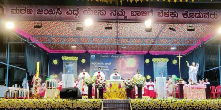 ಪುತ್ತೂರು ಮಾಯಿ ದೆ ದೇವುಸ್ ಚರ್ಚ್ ನಲ್ಲಿ ಈಸ್ಟರ್ ಹಬ್ಬ ಆಚರಣೆ