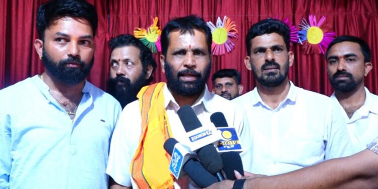 ಪ್ರತಿ ಮನೆಗೆ ಆಮಂತ್ರಣ ಪತ್ರವೆಂದು ತಿಳಿದು ಎ.17 ರಂದು ಆಗಮಿಸಿ : ಹಿಂದುತ್ವ ಆಧಾರದಲ್ಲಿ ಕ್ಷೇತ್ರವನ್ನು ಉಳಿಸಲು ಸಹಕರಿಸಿ..- ಅರುಣ್ ಕುಮಾರ್ ಪುತ್ತಿಲ