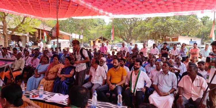 ಪೆರ್ಲಂಪಾಡಿಯಲ್ಲಿ ಕಾಂಗ್ರೆಸ್ ಚುನಾವಣಾ ಪ್ರಚಾರ ಸಭೆ : ಭೂಮಿ ಕೊಟ್ಟದ್ದೂ ಕಾಂಗ್ರೆಸ್, ಕೃಷಿಕರಿಗೆ ಉಚಿತ ಕರೆಂಟ್ ಕೊಟ್ಟದ್ದೂ ಕಾಂಗ್ರೆಸ್ – ಅಶೋಕ್ ರೈ