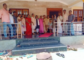ಕಾಲಿಗೆ ಚಕ್ರಕಟ್ಟಿ ಫೀಲ್ಡಿಗಿಳಿದ ಅಶೋಕ್ ರೈ ಪತ್ನಿ : ಸದ್ದಿಲ್ಲದೆ ನಡೆಯುತ್ತಿದೆ ಮನೆ ಮನೆ ಭೇಟಿ