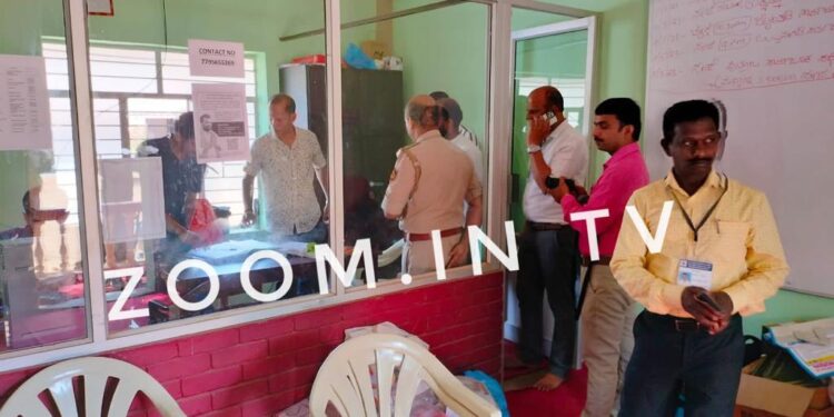 ಪುತ್ತೂರು : ಬಿಜೆಪಿ ಪಕ್ಷದ ಚಿಹ್ನೆ ಉಪಯೋಗಿಸಿ ಚುನಾವಣಾ ಪ್ರಚಾರ ದೂರು ಹಿನ್ನೆಲೆ :  ಅಭ್ಯರ್ಥಿ ಅರುಣ್ ಕುಮಾರ್ ಪುತ್ತಿಲರ ಚುನಾವಣಾ ಕಚೇರಿಯಲ್ಲಿ ಅಧಿಕಾರಿಗಳಿಂದ ಪರಿಶೀಲನೆ : ವರದಿ ಸಲ್ಲಿಕೆ