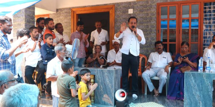 ಕಲ್ಲಂದಡ್ಕ: ಮತದಾನ ಬಹಿಷ್ಕರಿಸದಂತೆ ಮನವೊಲಿಸಿದ ಅಶೋಕ್ ರೈ