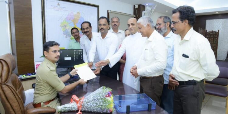 ಕ್ರೈಸ್ತ ಸಮುದಾಯದ ವಿರುದ್ಧ ಕೋಮುದ್ವೇಷ ಭಾಷಣ ಆರೋಪ : ಡಾ.ಎಂ.ಕೆ. ಪ್ರಸಾದ್ ರವರ ವಿರುದ್ಧ ಎಸ್.ಪಿ. ಗೆ ದೂರು