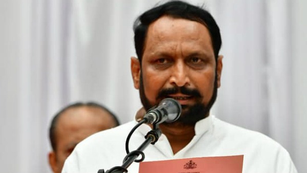 ಮಾಜಿ ಉಪ ಮುಖ್ಯಮಂತ್ರಿ ಲಕ್ಷ್ಮಣ ಸವದಿ ಬಿಜೆಪಿಗೆ ರಾಜೀನಾಮೆ..!!!