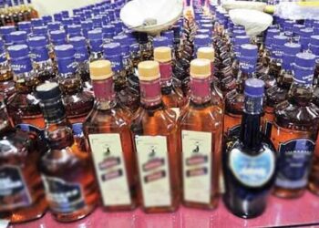 ಬೆಳ್ತಂಗಡಿ: ವಾಹನ ಸಹಿತ 4.84 ಲಕ್ಷ ರೂ. ಮದ್ಯ ವಶ..!!