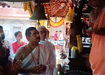 ಪುತ್ತೂರು ಮಹಾಲಿಂಗೇಶ್ವರ ದೇವಸ್ಥಾನದಲ್ಲಿ ಬಿಜೆಪಿ ಅಭ್ಯರ್ಥಿ ಆಶಾ ತಿಮ್ಮಪ್ಪ ಗೌಡ ಅವರಿಂದ ಪ್ರಾರ್ಥನೆ