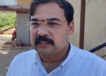 ಕೊಡಗು : ವಿ.ಹಿಂ.ಪ. ಜಿಲ್ಲಾಧ್ಯಕ್ಷರ ಕಾರಿನ ಮೇಲೆ ಗುಂಡಿನ ದಾಳಿ..!!