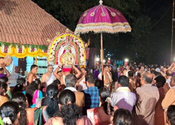 ತೆಂಕಿಲ: ವಿವೇಕಾನಂದ ಆಂಗ್ಲ ಮಾಧ್ಯಮ ಶಾಲೆ ವಠಾರದಲ್ಲಿ ಪುತ್ತೂರು ಮಹಾತೋಭಾರ ಶ್ರೀ ಮಹಾಲಿಂಗೇಶ್ವರ ದೇವರ ಪೇಟೆ ಸವಾರಿ ಪ್ರಯುಕ್ತ ಸಾಂಸ್ಕೃತಿಕ ಕಾರ್ಯಕ್ರಮ