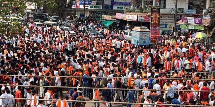 ಪುತ್ತೂರು : ಪಕ್ಷೇತರ ಅಭ್ಯರ್ಥಿಯಾಗಿ ಪುತ್ತಿಲ ನಾಮಪತ್ರ ಸಲ್ಲಿಕೆ ಹಿನ್ನೆಲೆ : ಸಾವಿರಾರು ಸಂಖ್ಯೆಯಲ್ಲಿ ಜಮಾಯಿಸಿದ ಕಾರ್ಯಕರ್ತರು