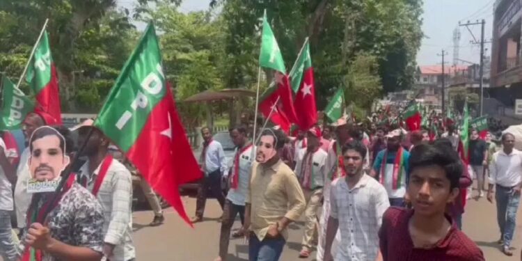 ವಿಧಾನ ಸಭಾ ಚುನಾವಣೆ : ಪುತ್ತೂರು ಕ್ಷೇತ್ರದ ಎಸ್‌ಡಿಪಿಐ ಅಭ್ಯರ್ಥಿ, ವಿಚಾರಧೀನ ಖೈದಿ ಶಾಫಿ ಬೆಳ್ಳಾರೆ ಪರ ನಾಮಪತ್ರ ಸಲ್ಲಿಕೆ