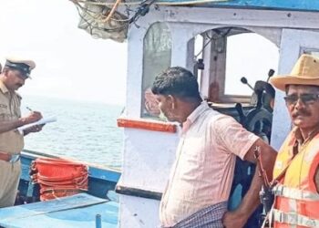 ಚುನಾವಣೆ ಅಕ್ರಮ : ಸಮುದ್ರದಲ್ಲೂ ಹದ್ದಿನಕಣ್ಣು, ಪ್ರತಿನಿತ್ಯ ಕಡಲಿನಲ್ಲಿ 5ರಿಂದ 8 ಗಂಟೆ ಗಸ್ತು