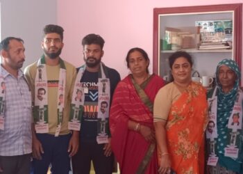 ಪಡುವನ್ನೂರು : ಜೆಡಿಎಸ್ ಅಭ್ಯರ್ಥಿ ದಿವ್ಯಪ್ರಭಾ ಗೌಡ ನೇತೃತ್ವದಲ್ಲಿ ಕಾಂಗ್ರೆಸ್ ಕಾರ್ಯಕರ್ತರು ಜೆಡಿಎಸ್ ಸೇರ್ಪಡೆ