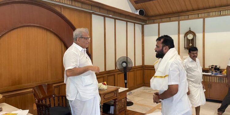 ಪಕ್ಷೇತರ ಅಭ್ಯರ್ಥಿ ಅರುಣ್ ಕುಮಾರ್ ಪುತ್ತಿಲ ಶ್ರೀ ಕ್ಷೇತ್ರ ಧರ್ಮಸ್ಥಳಕ್ಕೆ ಭೇಟಿ