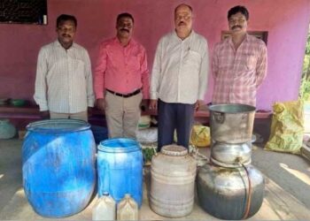 ಕಡಬ: ಅಕ್ರಮ ಕಳ್ಳ ಭಟ್ಟಿ ಸಾರಾಯಿ ಅಡ್ಡೆಗೆ ಪೊಲೀಸ್ ದಾಳಿ : ಆರೋಪಿಗಳು ಪರಾರಿ, ಪರಿಕರಗಳ ವಶಕ್ಕೆ
