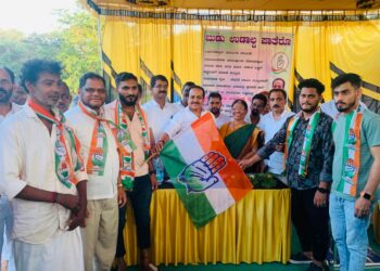 ವಿಟ್ಲ : ಒಕ್ಕೆತ್ತೂರಿನಲ್ಲಿ ಕಾಂಗ್ರೆಸ್ ಪ್ರಚಾರ ಸಭೆ : ಎಸ್.ಡಿ.ಪಿ.ಐ, ಬಿಜೆಪಿ, ಜೆಡಿಎಸ್ ಕಾರ್ಯಕರ್ತರು ಕಾಂಗ್ರೆಸ್ ಸೇರ್ಪಡೆ