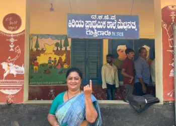 ಸುಳ್ಯ : ಪುತ್ತೂರು ಕ್ಷೇತ್ರದ ಜೆಡಿಎಸ್ ಅಭ್ಯರ್ಥಿ ದಿವ್ಯಪ್ರಭಾ ಗೌಡ ರಿಂದ ಮತದಾನ