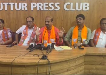 ‘ಬಿಜೆಪಿಗೆ ವಿರುದ್ಧವಾಗಿ ಹೋದ್ರೆ ಅದು ನೈಜ ಹಿಂದುತ್ವ ಅಲ್ಲ’..!!- ಪತ್ರಿಕಾಗೋಷ್ಠಿಯಲ್ಲಿ ರಘುಪತಿ ಭಟ್