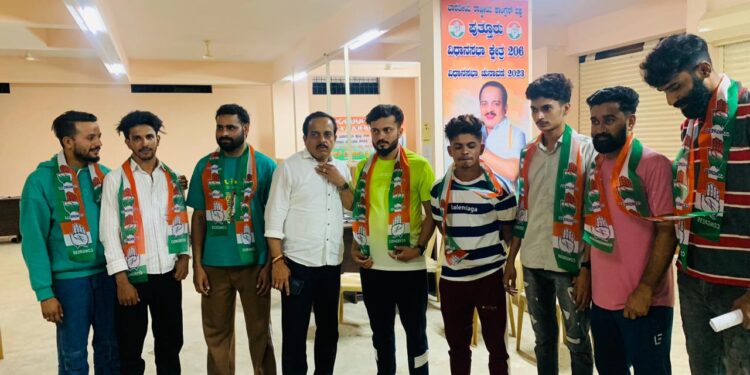 ಪುತ್ತೂರು : ಕಾಂಗ್ರೆಸ್ ಅಭ್ಯರ್ಥಿ ಅಶೋಕ್ ರೈ ನೇತೃತ್ವದಲ್ಲಿ ಎಸ್.ಡಿ.ಪಿ.ಐ ಕಾರ್ಯಕರ್ತರು ಕಾಂಗ್ರೆಸ್ ಸೇರ್ಪಡೆ..!!