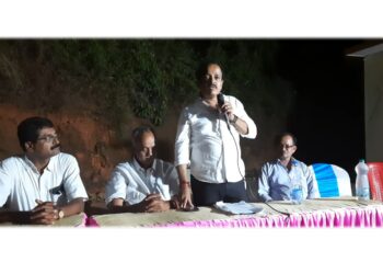 ಪುತ್ತೂರು ಕ್ಷೇತ್ರದಲ್ಲಿ ಕಾಂಗ್ರೆಸ್ ಹವಾಕಂಡು ಬೆದರಿದ ಬಿಜೆಪಿಯಿಂದ ನನ್ನ ಕಟ್ಟಿ ಹಾಕಲು ಐಟಿ ದಾಳಿ ; ಬರಿಗಯ್ಯಲ್ಲಿ ತೆರಳಿದ ಅಧಿಕಾರಿಗಳು : ಸಭೆಯಲ್ಲಿ ಕಣ್ಣೀರು ಹಾಕಿದ ಅಶೋಕ್ ರೈ