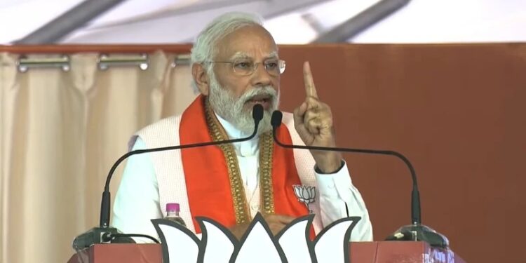 ‘ಭಜರಂಗ್ ಬಲಿ ಕೀ ಜೈ’ ಘೋಷಣೆ ಮಾಡಿ ತುಳುವಿನಲ್ಲಿ ಭಾಷಣ ಪ್ರಾರಂಭಿಸಿದ ಮೋದಿ