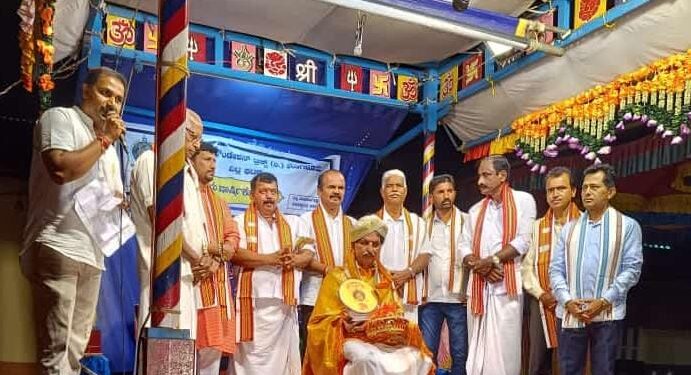 ವಿಟ್ಲ : ಹಿರಿಯ ಕಲಾವಿದ ಮಂಗೇಶ್ ಭಟ್ ರವರಿಗೆ ಯಕ್ಷಸನ್ಮಾನ