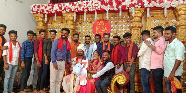 ಮದುವೆ ಸಮಾರಂಭದಲ್ಲೂ ‘ಅರುಣ್ ಪುತ್ತಿಲ’ ಪರ ಅಭಿಮಾನಿಗಳ ವಿಭಿನ್ನ ಮತಪ್ರಚಾರ : ಅಭಿಮಾನಿಗಳು ನೀಡಿದ ಗಿಫ್ಟ್ ಏನು ಗೊತ್ತಾ..!??