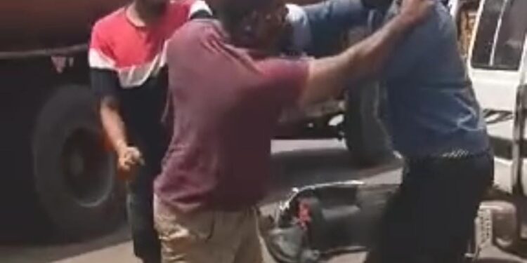 ‘ಮಾಣಿಯಲ್ಲಿ ನಡೆದ ಘಟನೆಯಲ್ಲಿ ತಲವಾರು ದಾಳಿ ನಡೆದಿಲ್ಲ.., ಸಾಮಾಜಿಕ ಜಾಲತಾಣಗಳಲ್ಲಿ ಸುಳ್ಳು ಸುದ್ದಿ ಹರಡಬೇಡಿ’ -ಪೊಲೀಸ್ ಇಲಾಖೆ ಸ್ಪಷ್ಟನೆ