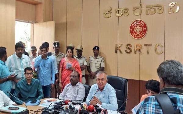 ‘ಸರ್ಕಾರಿ ಬಸ್ಗಳಲ್ಲಿ ಮಹಿಳೆಯರಿಗೆ ಉಚಿತ ಪ್ರಯಾಣ’- ಸಾರಿಗೆ ಸಚಿವ ರಾಮಲಿಂಗಾ ರೆಡ್ಡಿ