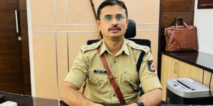 ಬಿಜೆಪಿ ನಾಯಕರ ಶ್ರದ್ಧಾಂಜಲಿ ಬ್ಯಾನರ್ ಪ್ರಕರಣದಲ್ಲಿ ವಶಕ್ಕೆ ಪಡೆದ ಕಾರ್ಯಕರ್ತರ ಮೇಲೆ ಪೊಲೀಸ್ ದೌರ್ಜನ್ಯ : ‘ಸತ್ಯಾಂಶ ತಿಳಿದುಕೊಳ್ಳಲು ವಿಚಾರಣೆ ಕೈಗೊಳ್ಳಲಾಗುವುದು’- ದ.ಕ. ಎಸ್.ಪಿ.