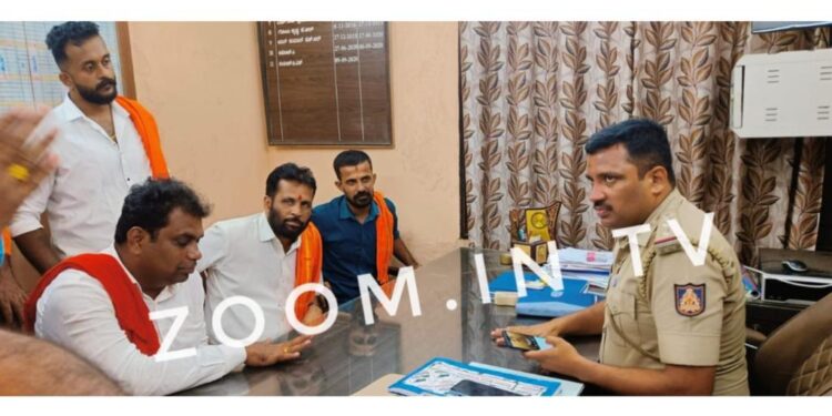 ಉಳ್ಳಾಲ : ಬೀಚ್ ನಲ್ಲಿ ನಡೆದ ಹಲ್ಲೆ ಪ್ರಕರಣ : ಪೊಲೀಸ್ ಅಧಿಕಾರಿಗಳ ಜೊತೆ ಮಾತುಕತೆ ನಡೆಸಿದ ಪುತ್ತಿಲ