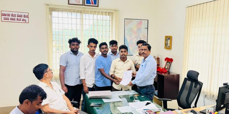 ಸುಳ್ಯ,ವಿಟ್ಲ,ಉಪ್ಪಿನಂಗಡಿ ಮತ್ತಿತರ ಕಡೆಗಳಿಂದ ಬರುವ ವಿದ್ಯಾರ್ಥಿಗಳಿಗೆ  ಸರಿಯಾಗಿ ಬಸ್ ವ್ಯವಸ್ಥೆ ಕಲ್ಪಿಸುವಂತೆ ಎನ್.ಎಸ್.ಯು.ಐ ಮನವಿ