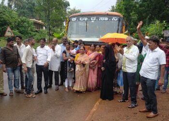 ಮಹಿಳೆಯರಿಗೆ ಬಸ್ ನಲ್ಲಿ ಉಚಿತ ಪ್ರಯಾಣ : ಜಯಪ್ರಕಾಶ್ ಬದಿನಾರು ನೇತೃತ್ವದಲ್ಲಿ ಸೇಡಿಯಾಪಿನಲ್ಲಿ ಸಂಭ್ರಮಾಚರಣೆ