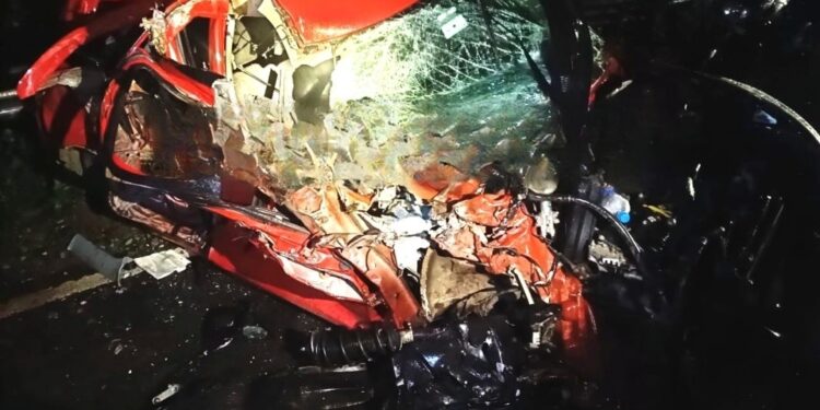 ಸುಳ್ಯ :  ಕಾರು-ಕಂಟೈನರ್ ನಡುವೆ ಅಪಘಾತ..!!