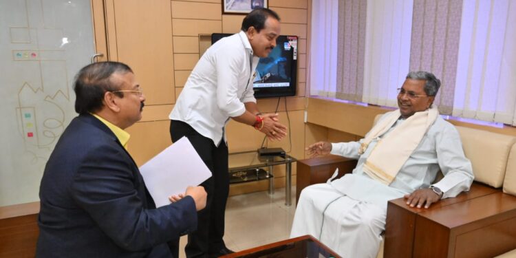 ಪುತ್ತೂರು ಕ್ಷೇತ್ರ ಅಭಿವೃದ್ದಿ ವಿಚಾರ : ಮುಖ್ಯಮಂತ್ರಿಗಳ ಜೊತೆ ಶಾಸಕ ಅಶೋಕ್ ರೈ ಮಾತುಕತೆ