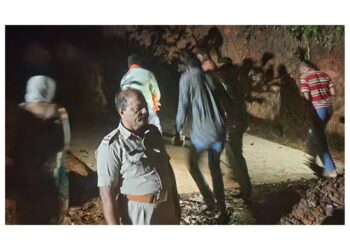 ‘ಪ್ರಿಯಕರ’ನಿಗಾಗಿ ‘ಫ್ರೀ’ ಬಸ್ ನಲ್ಲಿ ಹತ್ತಿ ಬಂದ ಹುಬ್ಬಳ್ಳಿಯ ಮಹಿಳೆ : ತಡರಾತ್ರಿ ಮನೆಯವರಿಂದ ಕೋಡಿಂಬಾಡಿಯಲ್ಲಿ ಹುಡುಕಾಟ ; ನೆರವಿಗೆ ಬಂದ ಗ್ರಾ.ಪಂ. ಸದಸ್ಯ