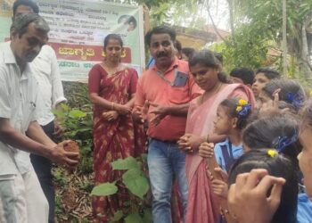 ನೀರ್ಕಜೆ : ಪರಿಸರ ಸಂರಕ್ಷಣೆ ನಮ್ಮೆಲ್ಲರ ಹೊಣೆ ; ಪರಿಸರ ಜಾಗೃತಿ ಶಿಬಿರ ಹಾಗೂ ಗಿಡ ನಾಟಿ ಕಾರ್ಯಕ್ರಮ