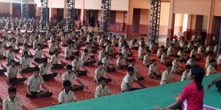 ವಿಠಲ ಪದವಿಪೂರ್ವ ಕಾಲೇಜಿನಲ್ಲಿ ವಿಶ್ವ ಯೋಗ ದಿನಾಚರಣೆ