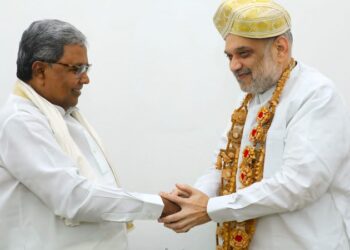 ಕೇಂದ್ರ ಸಚಿವ ಅಮಿತ್​ ಶಾ, ಸಿಎಂ ಸಿದ್ದರಾಮಯ್ಯ ದಿಢೀರ್​ ಭೇಟಿ..!!