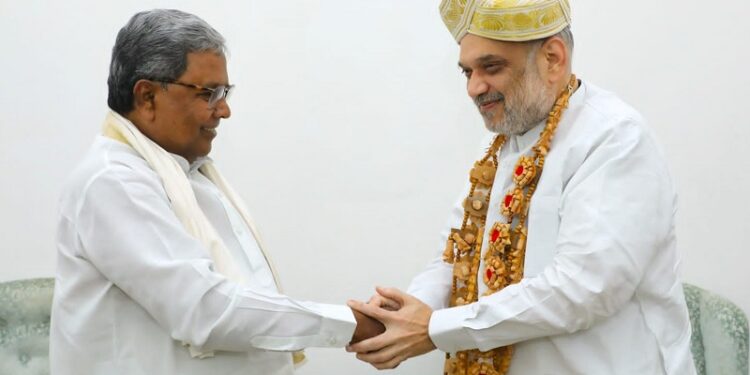 ಕೇಂದ್ರ ಸಚಿವ ಅಮಿತ್ ಶಾ, ಸಿಎಂ ಸಿದ್ದರಾಮಯ್ಯ ದಿಢೀರ್ ಭೇಟಿ..!!