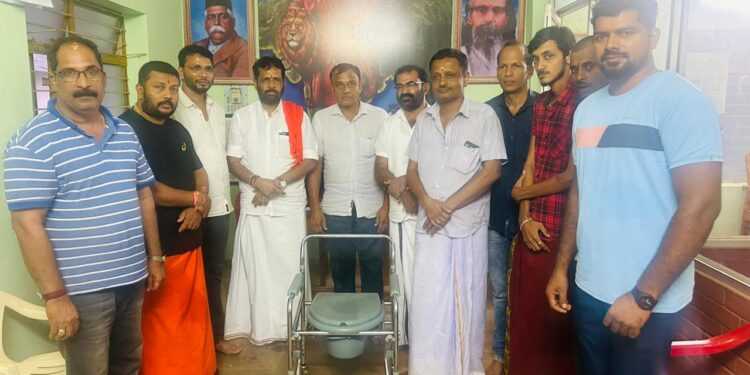 ಅಪಘಾತದಲ್ಲಿ ಗಾಯಗೊಂಡ ಯುವತಿಗೆ ಶ್ರೀರಾಮ ಗೆಳೆಯರ ಬಳಗ ಮತ್ತು ಪುತ್ತಿಲ ಪರಿವಾರದ ವತಿಯಿಂದ ವೀಲ್ ಚಯರ್ ವಿತರಣೆ