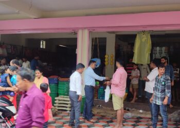 ವಿಟ್ಲ : ಬೆಳಿಗ್ಗೆ ಶುಭಾರಂಭಗೊಂಡ ಮಳಿಗೆಗೆ ಸಂಜೆ ವೇಳೆ ಬೀಗ ಜಡಿದ ಪಟ್ಟಣ ಪಂಚಾಯತ್ ಅಧಿಕಾರಿಗಳು..!!!