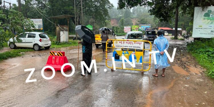 ಮುಂದುವರಿದ ಭಾರೀ ಮಳೆ : ಸುಬ್ರಹ್ಮಣ್ಯ ಹೆದ್ದಾರಿಗೆ ನುಗ್ಗಿದ ಕುಮಾರಧಾರ ನದಿಯ ಪ್ರವಾಹ ನೀರು