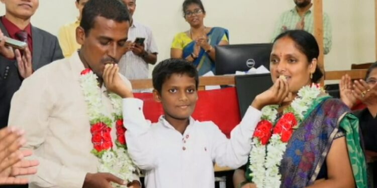 ಮುರಿದು ಹೋಗಿದ್ದ ಸಂಬಂಧಗಳಿಗೆ ರೆಕ್ಕೆ ಕಟ್ಟಿದ ನ್ಯಾಯಾಲಯ : ಕಹಿ ನೆನಪುಗಳು ಮರೆತು ಮತ್ತೆ ಹೊಸ ಬಾಳಿಗೆ ಕಾಲಿಟ್ಟ ದಂಪತಿ ​