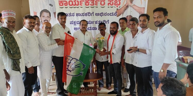 ಆಮ್ ಆದ್ಮಿ ಪಕ್ಷದ ಮುಖಂಡ, ಮುಂಡೂರು ಗ್ರಾ.ಪಂ. ಸದಸ್ಯ ಮಹಮ್ಮದ್ ಆಲಿ ನೇರೋಳ್ತಡ್ಕ ಕಾಂಗ್ರೆಸ್ ಸೇರ್ಪಡೆ