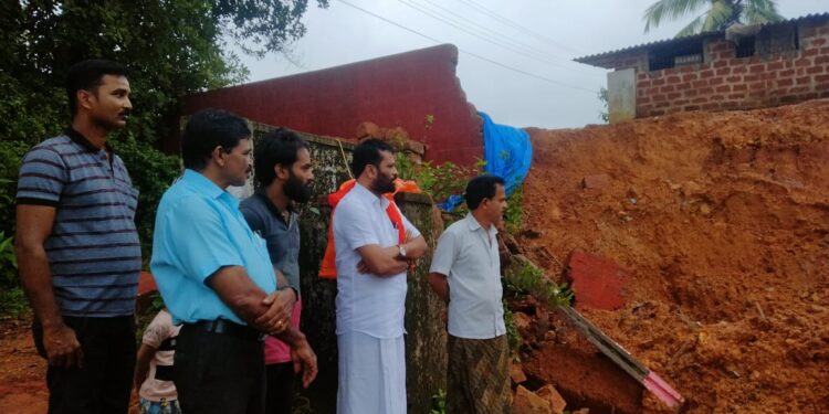 ಭಾರೀ ಮಳೆ : ಹಲವು ಕಡೆಗಳಲ್ಲಿ ಧರೆ ಕುಸಿತ : ಅರುಣ್ ಕುಮಾರ್ ಪುತ್ತಿಲ ಭೇಟಿ