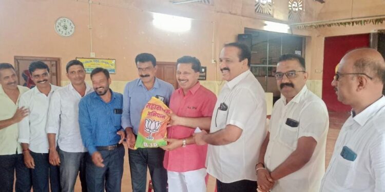 ‘ಪ್ರಧಾನ ಮಂತ್ರಿಗಳ ಸಾಧನೆಯನ್ನು ಜನರಿಗೆ ತಿಳಿಸುವ ಕೆಲಸ ಆಗಬೇಕು’-ಸಂಜೀವ ಮಠಂದೂರು : ‘ಪಕ್ಷಕ್ಕೆ ಯಾರನ್ನೂ ಸೇರಿಸಿದರು ಪುತ್ತೂರು ಬಿಜೆಪಿ ಮುಕ್ತವಾಗಿ ಸ್ವಾಗತಿಸುತ್ತದೆ’- ಸಾಜ ರಾಧಕೃಷ್ಣ ಆಳ್ವ