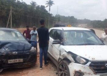 ವಿಟ್ಲ : ಡಿವೈಡರ್ ದಾಟಿದ ಕಾರು ವಿರುದ್ಧ ದಿಕ್ಕಿನಲ್ಲಿ ಬರುತ್ತಿದ್ದ ಕಾರಿಗೆ ಡಿಕ್ಕಿ : ಚಾಲಕಿಗೆ ಗಾಯ
