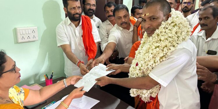 ಉಪಚುನಾವಣೆ : ಆರ್ಯಾಪು ಗ್ರಾ. ಪಂ. ಅಭ್ಯರ್ಥಿಯಾಗಿ ಪುತ್ತಿಲ ಪರಿವಾರದಿಂದ ಸುಬ್ರಹ್ಮಣ್ಯ ಬಲ್ಯಾಯ ದೊಡ್ಡಡ್ಕ ನಾಮಪತ್ರ ಸಲ್ಲಿಕೆ