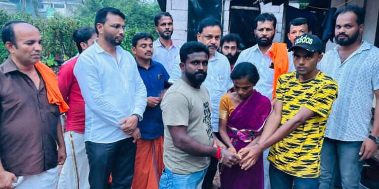 ಪರ್ಪುಂಜ : ಅನಾರೋಗ್ಯದಿಂದ ನಿಧನರಾದ ಗಂಗಾಧರ ಪೂಜಾರಿ ನಿವಾಸಕ್ಕೆ ಪುತ್ತಿಲ ಪರಿವಾರ ಭೇಟಿ : ಸಹಾಯಧನ ಹಸ್ತಾಂತರ