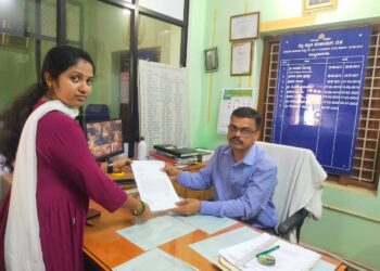 ವಿಟ್ಲ : ಮಳೆಗಾಲ ಪ್ರಾರಂಭವಾಗಿ ತಿಂಗಳಾದರೂ ಬಗೆ ಹರಿಯದ ನೀರಿನ ಸಮಸ್ಯೆ : ಪ.ಪಂ. ಮುಖ್ಯಅಧಿಕಾರಿಗೆ ಮನವಿ ಸಲ್ಲಿಸಿದ ಪ.ಪಂ. ನಾಲ್ಕನೇ ವಾರ್ಡ್ ಸದಸ್ಯೆ ರಕ್ಷಿತಾ ಸನತ್